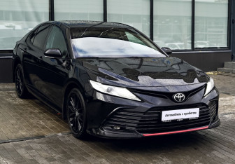 Подержанный автомобиль Toyota Camry Sedan 2021 года (7 фото)