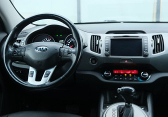 Подержанный автомобиль Kia Sportage 2015 года (10 фото)