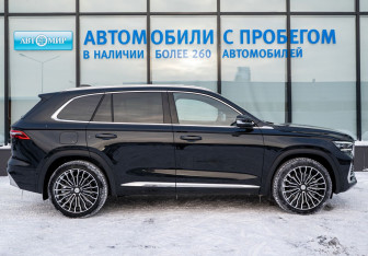 Подержанный автомобиль Geely Monjaro 2024 года (6 фото)