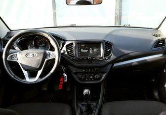 Подержанный автомобиль LADA (ВАЗ) Vesta Sedan 2021 года (18 фото)