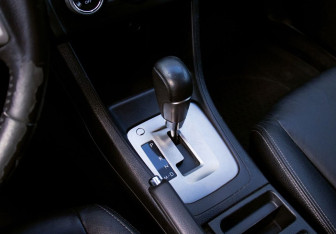 Подержанный автомобиль Subaru XV 2014 года (11 фото)