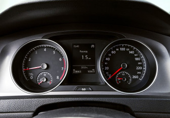 Подержанный автомобиль Volkswagen Golf Hatchback 2013 года (11 фото)