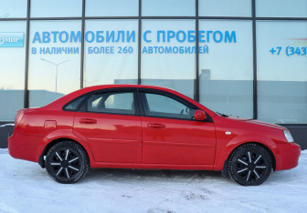 Подержанный автомобиль Chevrolet Lacetti Sedan 2006 года (6 фото)