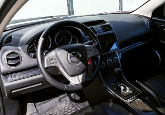 Подержанный автомобиль Mazda 6 Liftback 2008 года (15 фото)
