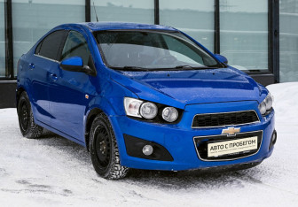 Подержанный автомобиль Chevrolet Aveo Sedan 2012 года (7 фото)