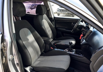 Подержанный автомобиль Hyundai Elantra Sedan 2010 года (19 фото)