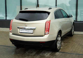 Подержанный автомобиль Cadillac SRX 2012 года (5 фото)