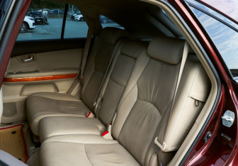 Подержанный автомобиль Lexus RX 2007 года (16 фото)