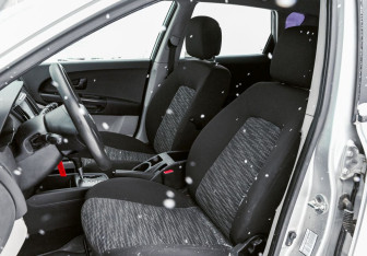 Подержанный автомобиль Kia Ceed Hatchback 2007 года (15 фото)