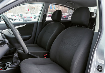 Подержанный автомобиль Nissan Almera Sedan 2016 года (9 фото)