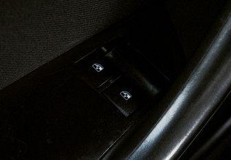 Подержанный автомобиль Opel Astra Wagon 2012 года (12 фото)