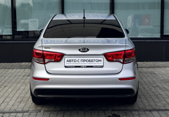 Подержанный автомобиль Kia Rio Sedan 2016 года (4 фото)