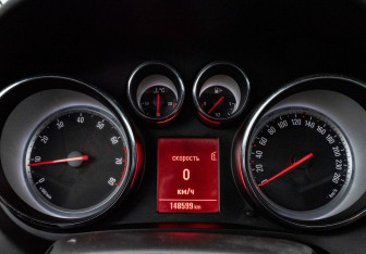 Подержанный автомобиль Opel Zafira Compactvan 2013 года (10 фото)