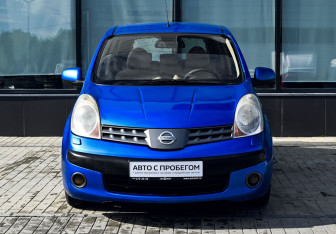 Подержанный автомобиль Nissan Note 2006 года (8 фото)