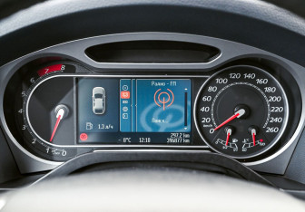 Подержанный автомобиль Ford S-MAX 2008 года (18 фото)