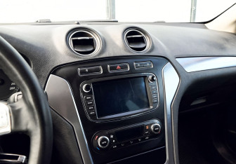 Подержанный автомобиль Ford Mondeo Liftback 2011 года (10 фото)
