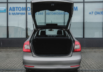 Подержанный автомобиль Skoda Octavia Liftback 2013 года (17 фото)