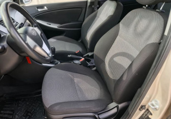 Подержанный автомобиль Hyundai Solaris Sedan 2011 года (9 фото)