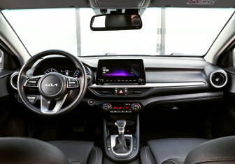 Подержанный автомобиль Kia K3 Sedan 2021 года (18 фото)