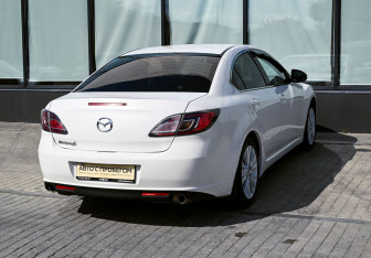 Подержанный автомобиль Mazda 6 Liftback 2008 года (5 фото)