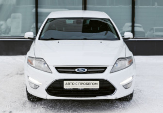 Подержанный автомобиль Ford Mondeo Liftback 2010 года (8 фото)