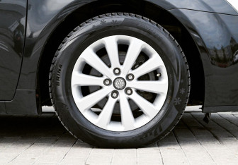 Подержанный автомобиль Toyota Avensis Sedan 2009 года (20 фото)
