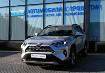 Подержанный автомобиль Toyota RAV4 2021 года (1 фото)