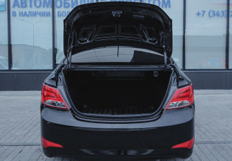 Подержанный автомобиль Hyundai Solaris Sedan 2015 года (13 фото)