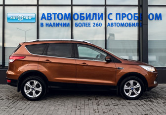 Подержанный автомобиль Ford Kuga 2015 года (6 фото)