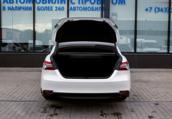 Подержанный автомобиль Toyota Camry Sedan 2021 года (22 фото)
