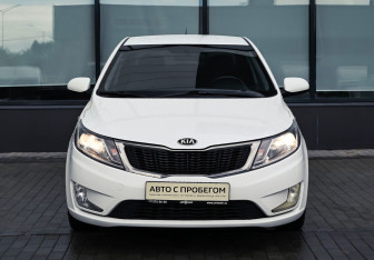 Подержанный автомобиль Kia Rio Sedan 2013 года (22 фото)