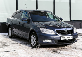 Подержанный автомобиль Skoda Octavia Liftback 2011 года (7 фото)