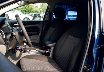 Подержанный автомобиль Ford Focus Hatchback 2011 года (14 фото)