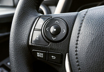 Подержанный автомобиль Toyota RAV4 2014 года (13 фото)