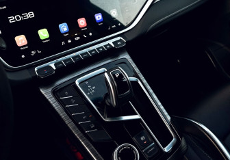 Подержанный автомобиль Geely Atlas Pro 2024 года (9 фото)