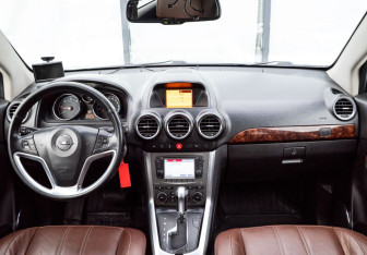 Подержанный автомобиль Opel Antara 2014 года (10 фото)
