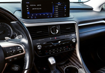 Подержанный автомобиль Lexus RX 2019 года (10 фото)