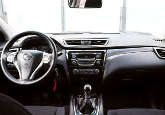 Подержанный автомобиль Nissan Qashqai 2014 года (18 фото)