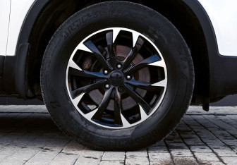 Подержанный автомобиль Kia Sorento 2015 года (23 фото)