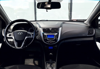 Подержанный автомобиль Hyundai Solaris Sedan 2013 года (20 фото)