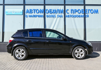 Подержанный автомобиль Opel Astra Hatchback 2005 года (6 фото)