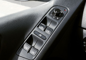 Подержанный автомобиль Volkswagen Tiguan 2013 года (12 фото)