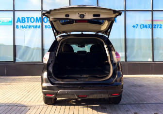 Подержанный автомобиль Nissan X-Trail 2017 года (19 фото)