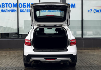 Подержанный автомобиль LADA (ВАЗ) Vesta Wagon 2019 года (20 фото)
