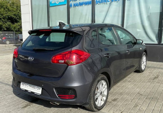Подержанный автомобиль Kia Ceed Hatchback 2017 года (5 фото)