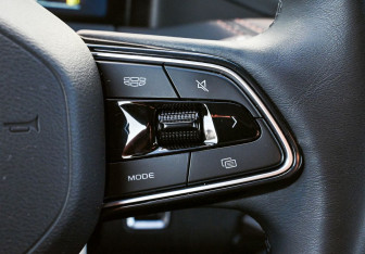 Подержанный автомобиль Geely Okavango 2024 года (10 фото)