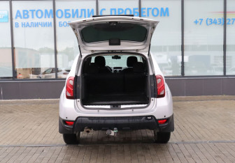 Подержанный автомобиль Renault Duster 2015 года (17 фото)