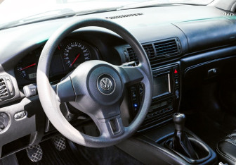Подержанный автомобиль Volkswagen Passat Wagon 1999 года (13 фото)