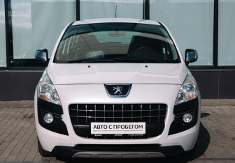 Подержанный автомобиль Peugeot 3008 2011 года (8 фото)