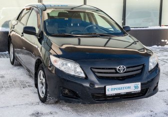 Подержанный автомобиль Toyota Corolla Sedan 2008 года (7 фото)